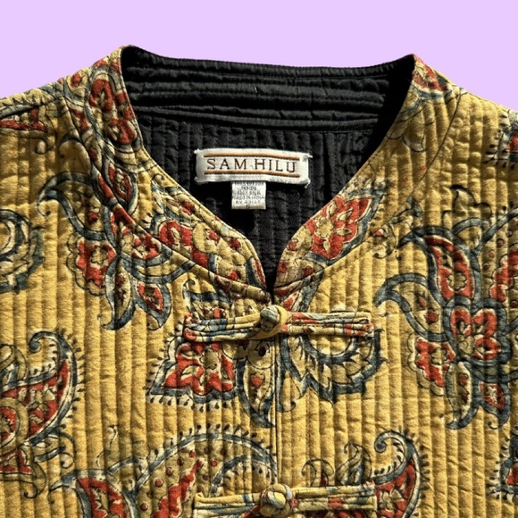 Sam Hilu Mandarin Style Jacket
Vintage 1990's
Size: Small - Picture 2 of 8